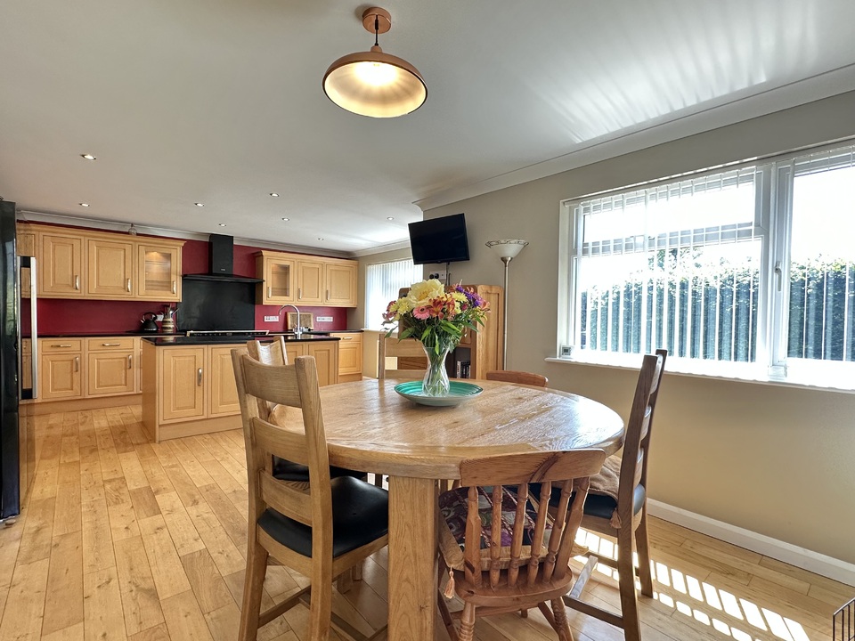 4 bed detached bungalow for sale in Homers Lane, Kingsteignton  - Property Image 3