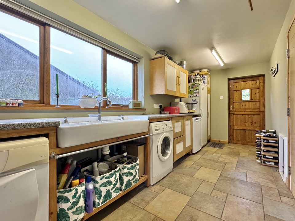 3 bed detached house for sale in Scorriton, Buckfastleigh  - Property Image 12