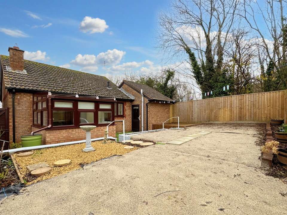 2 bed bungalow for sale in Ferncombe Close, Kingsteignton  - Property Image 8