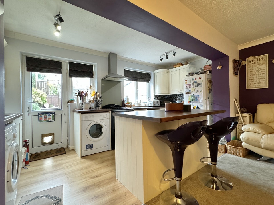3 bed end of terrace house for sale in Bench Tor Close, Torquay  - Property Image 2