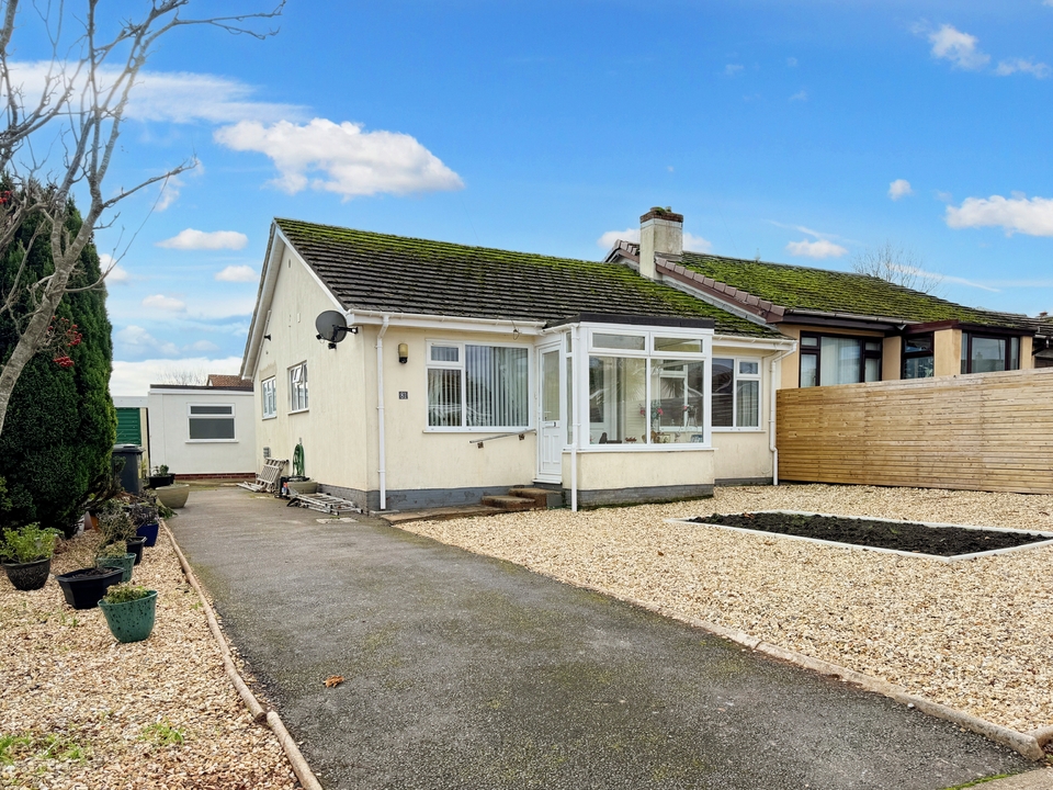 2 bed bungalow for sale in Davies Avenue, Paignton  - Property Image 1