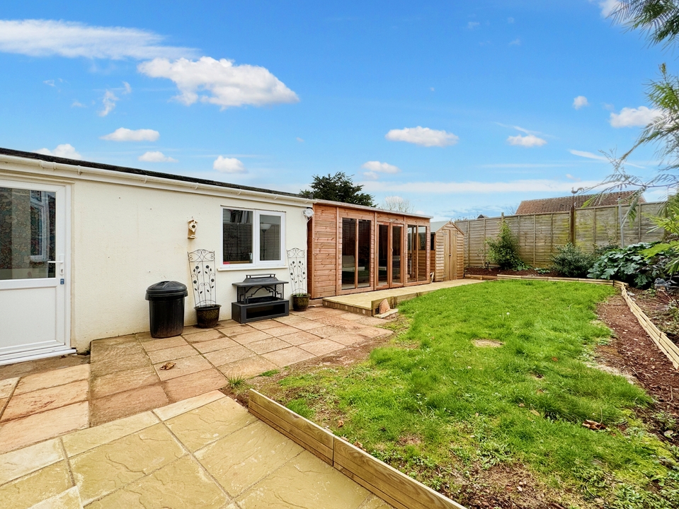 2 bed bungalow for sale in Davies Avenue, Paignton  - Property Image 3