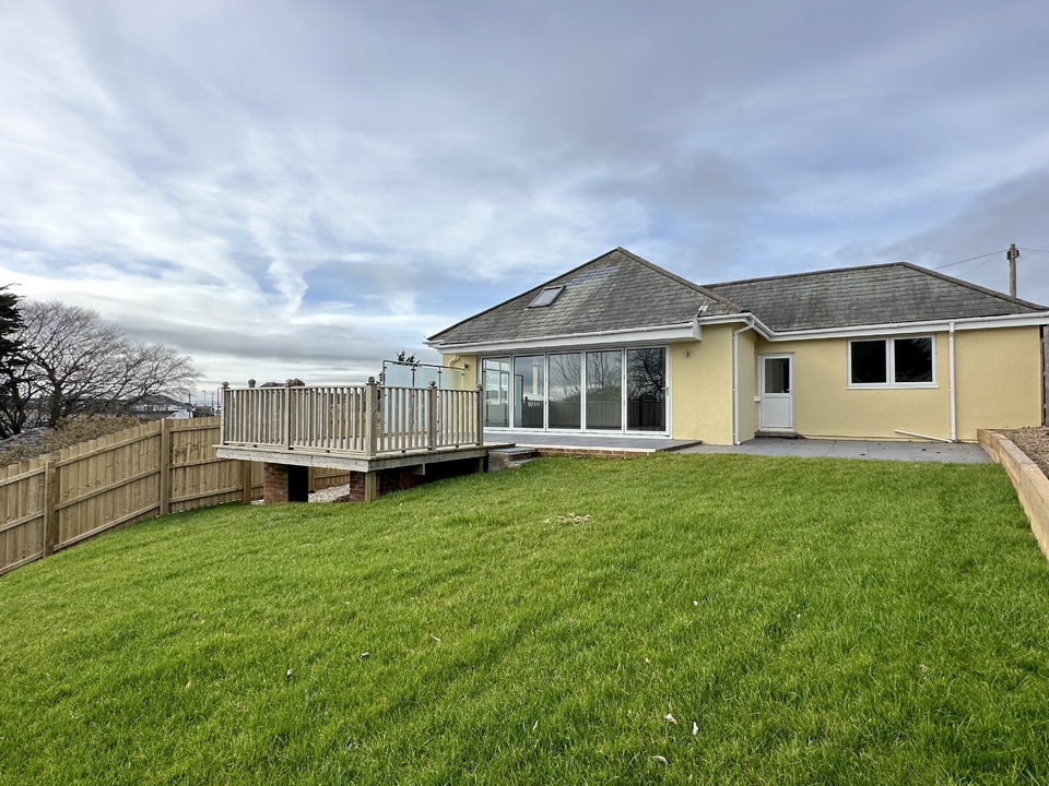 3 bed detached bungalow for sale in Isaacs Road, Torquay  - Property Image 1