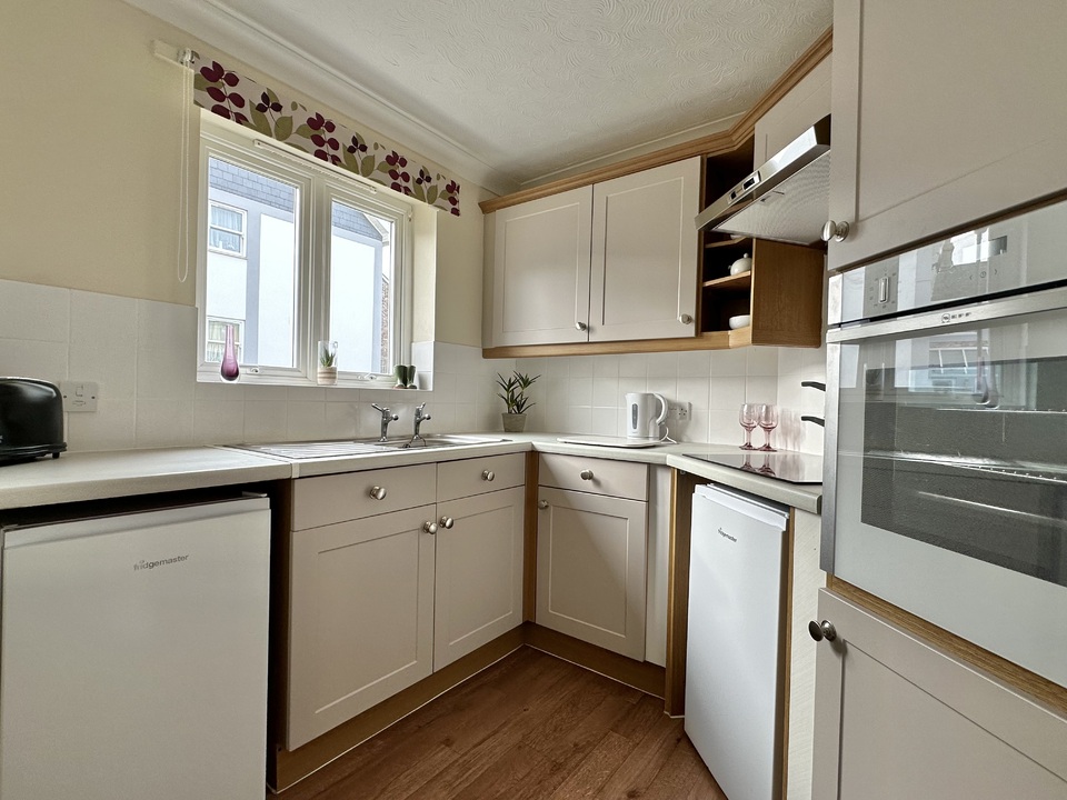 1 bed apartment for sale in Chilcote Close, Torquay  - Property Image 10