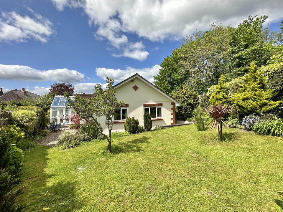 3 bed detached bungalow for sale in Stantaway Hill, Torquay  - Property Image 1