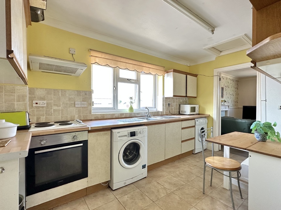 1 bed mews house for sale in Victoria Park Road, Torquay  - Property Image 3