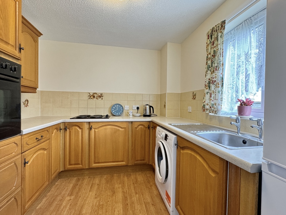 2 bed apartment for sale in Old Torquay Road, Preston  - Property Image 3