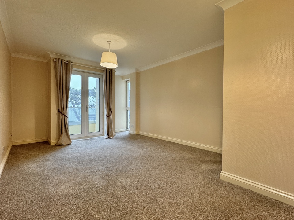 2 bed for sale in Bedford Road, Torquay  - Property Image 2