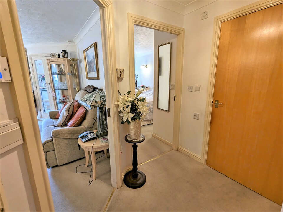1 bed apartment for sale in Colin Road, Preston  - Property Image 8