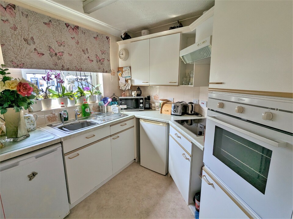 1 bed apartment for sale in Colin Road, Preston  - Property Image 4