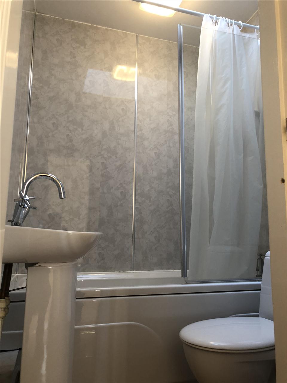 1 bed flat to rent in Market Street  - Property Image 8