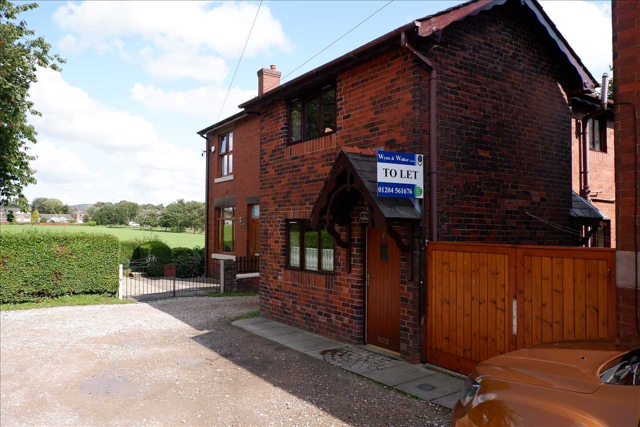 2 bed detached house to rent  - Property Image 1