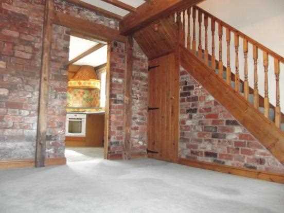 2 bed detached house to rent  - Property Image 6