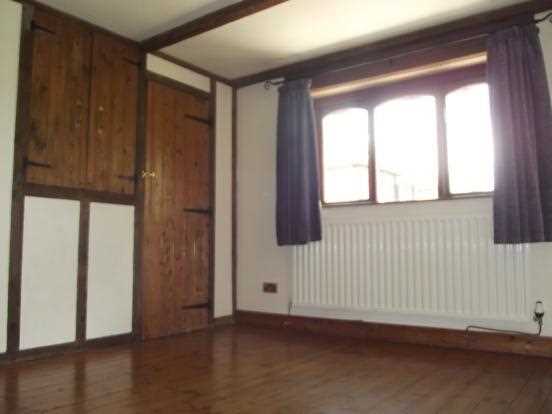2 bed detached house to rent  - Property Image 11