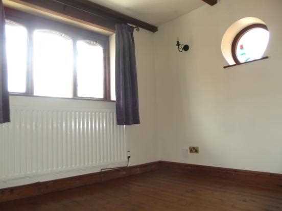 2 bed detached house to rent  - Property Image 12