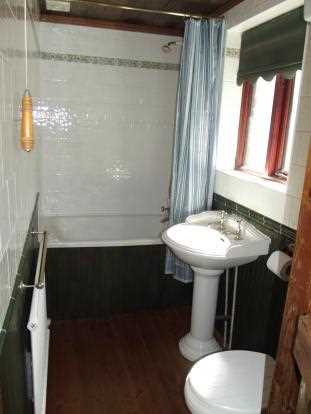 2 bed detached house to rent  - Property Image 17