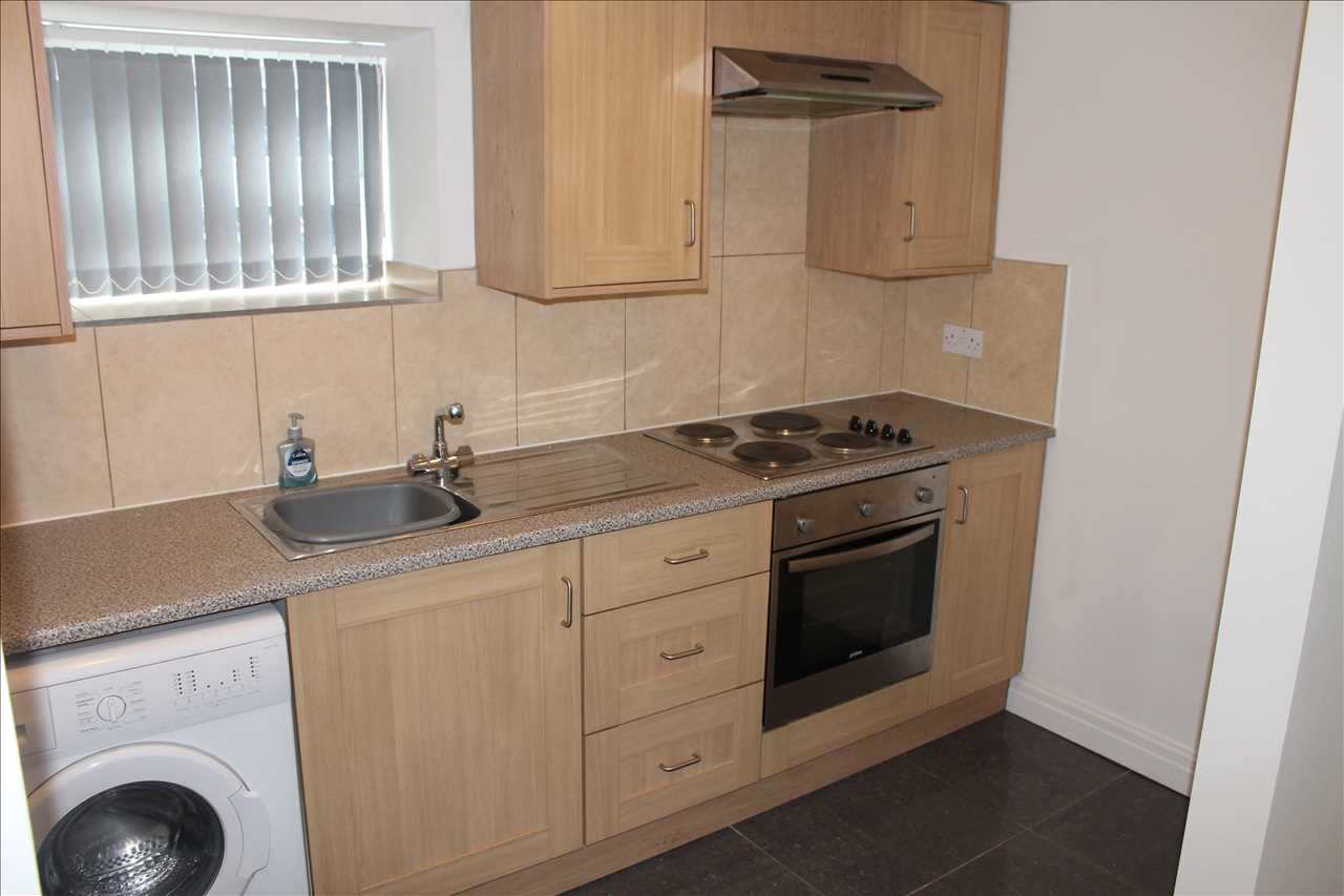 1 bed flat to rent in Park Road  - Property Image 5