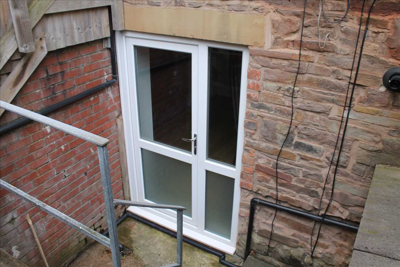 1 bed flat to rent in Park Road  - Property Image 12