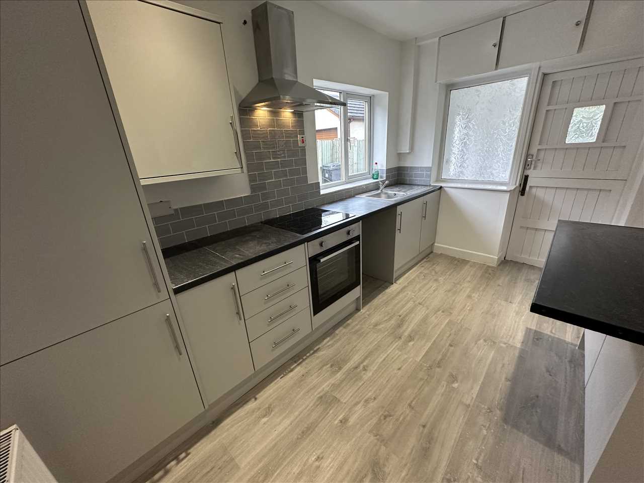 3 bed bungalow to rent in AVALWOOD AVENUE  - Property Image 7