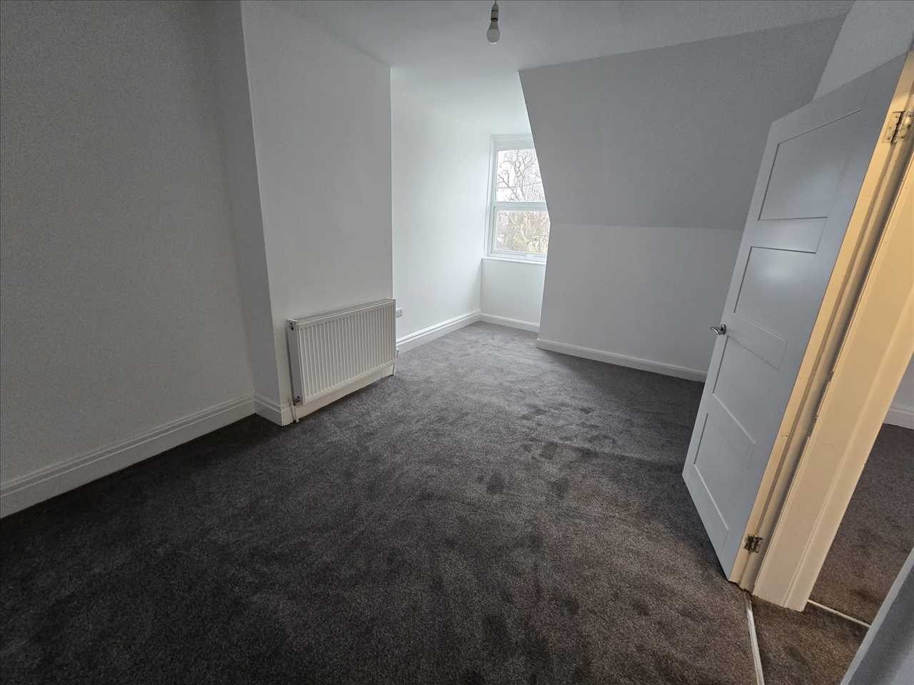 3 bed bungalow to rent in AVALWOOD AVENUE  - Property Image 11