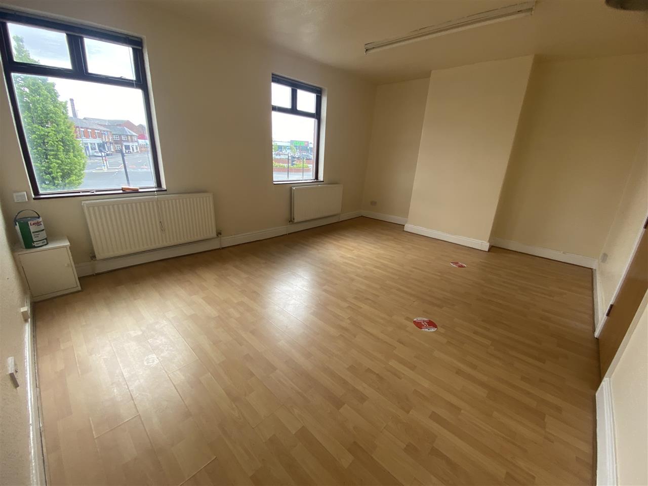 To rent  - Property Image 2