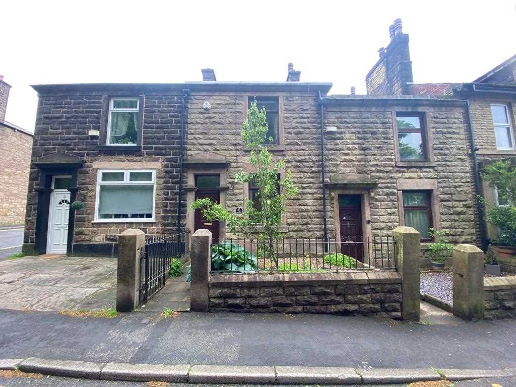 2 bed terraced house to rent in Railway Road  - Property Image 2