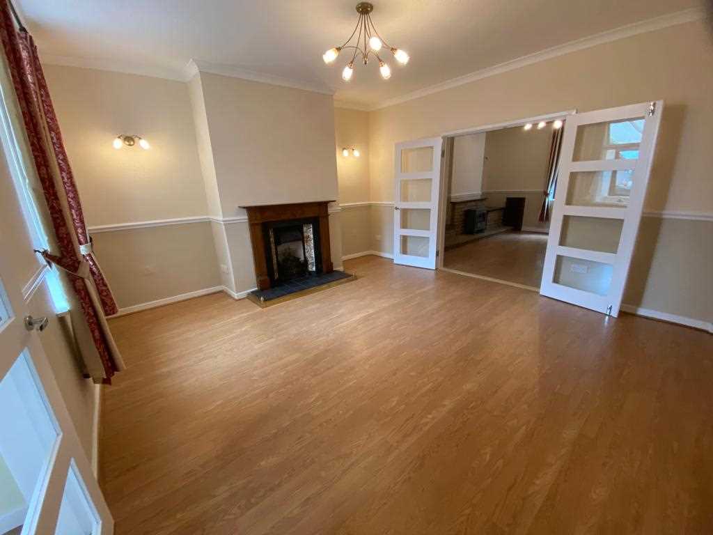 2 bed terraced house to rent in Railway Road  - Property Image 7