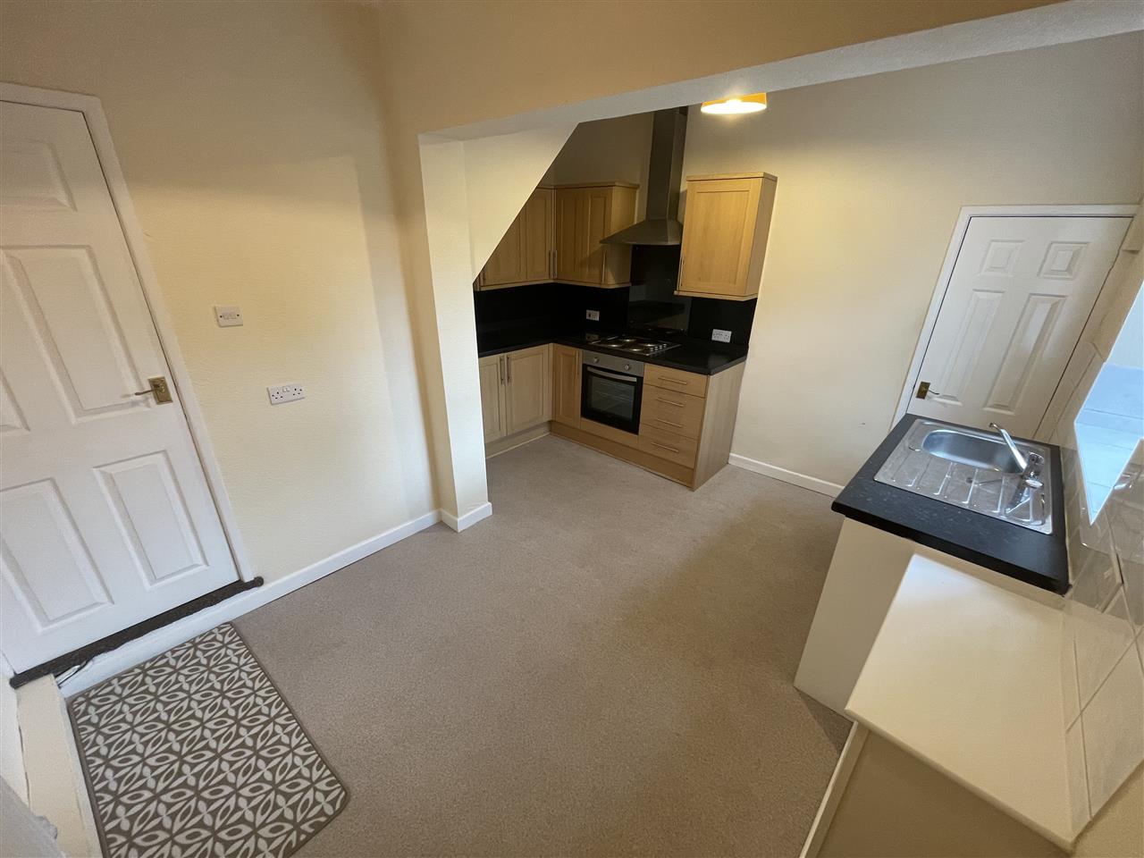 2 bed terraced house to rent in Church Street  - Property Image 5