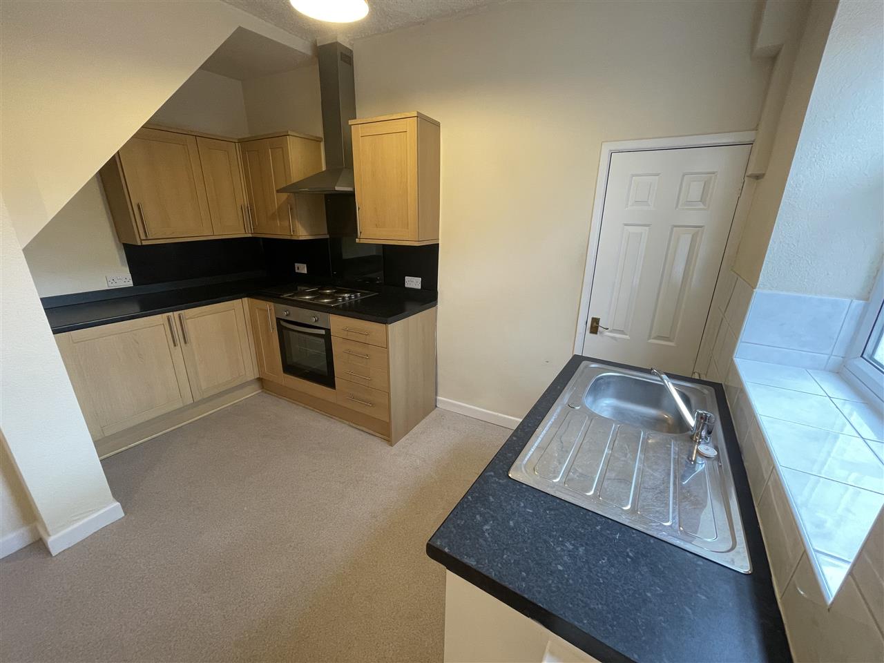 2 bed terraced house to rent in Church Street  - Property Image 8