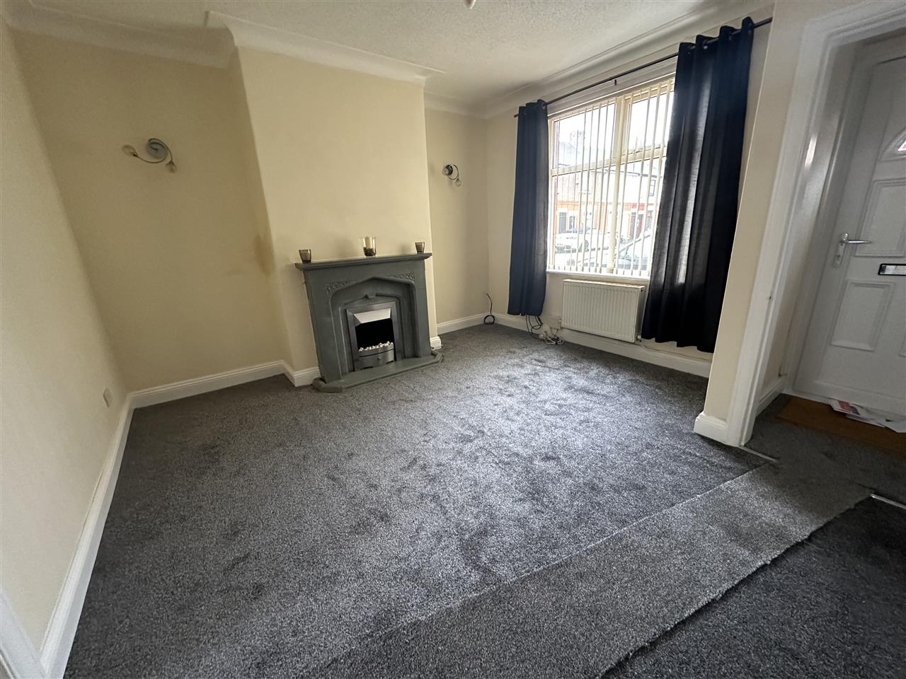 2 bed end of terrace house for sale in Lutwidge Avenue  - Property Image 2