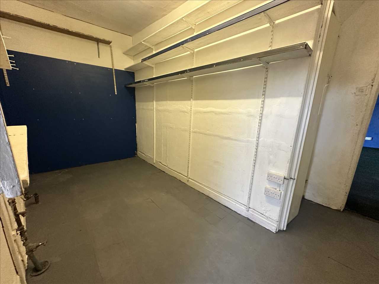 To rent in Railway Road  - Property Image 5