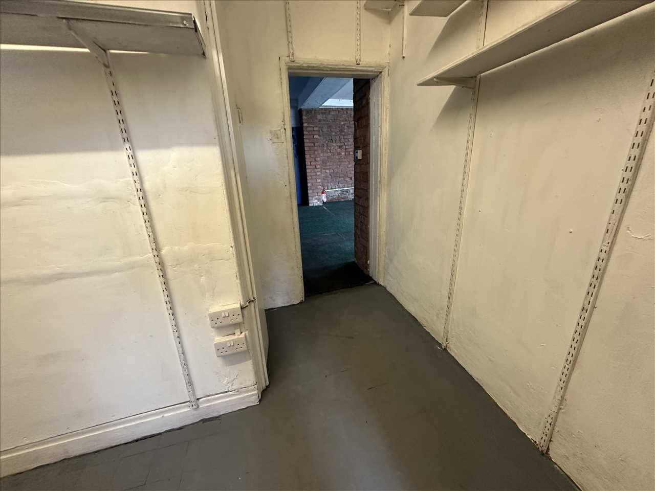 To rent in Railway Road  - Property Image 6