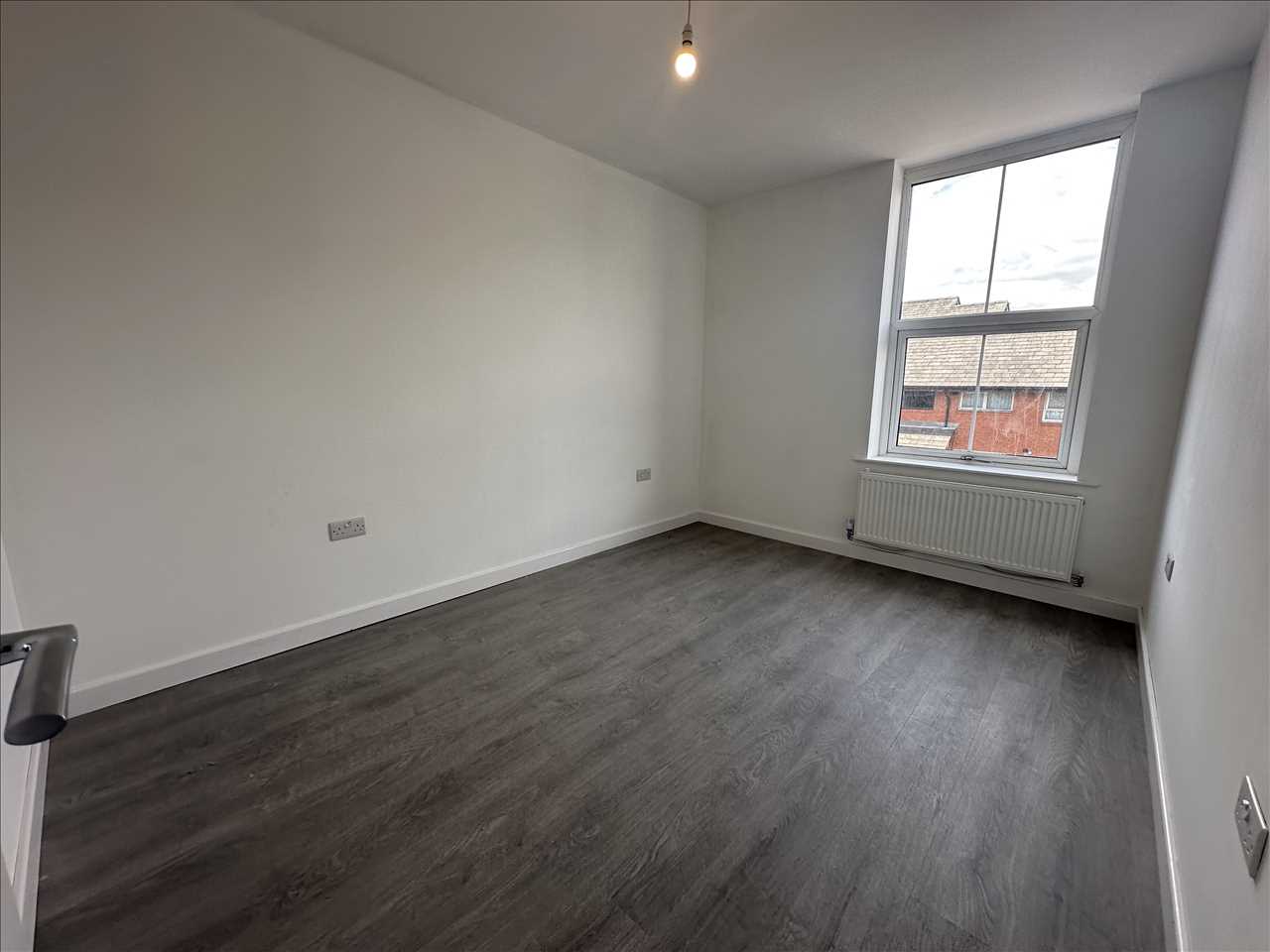 2 bed flat to rent  - Property Image 5