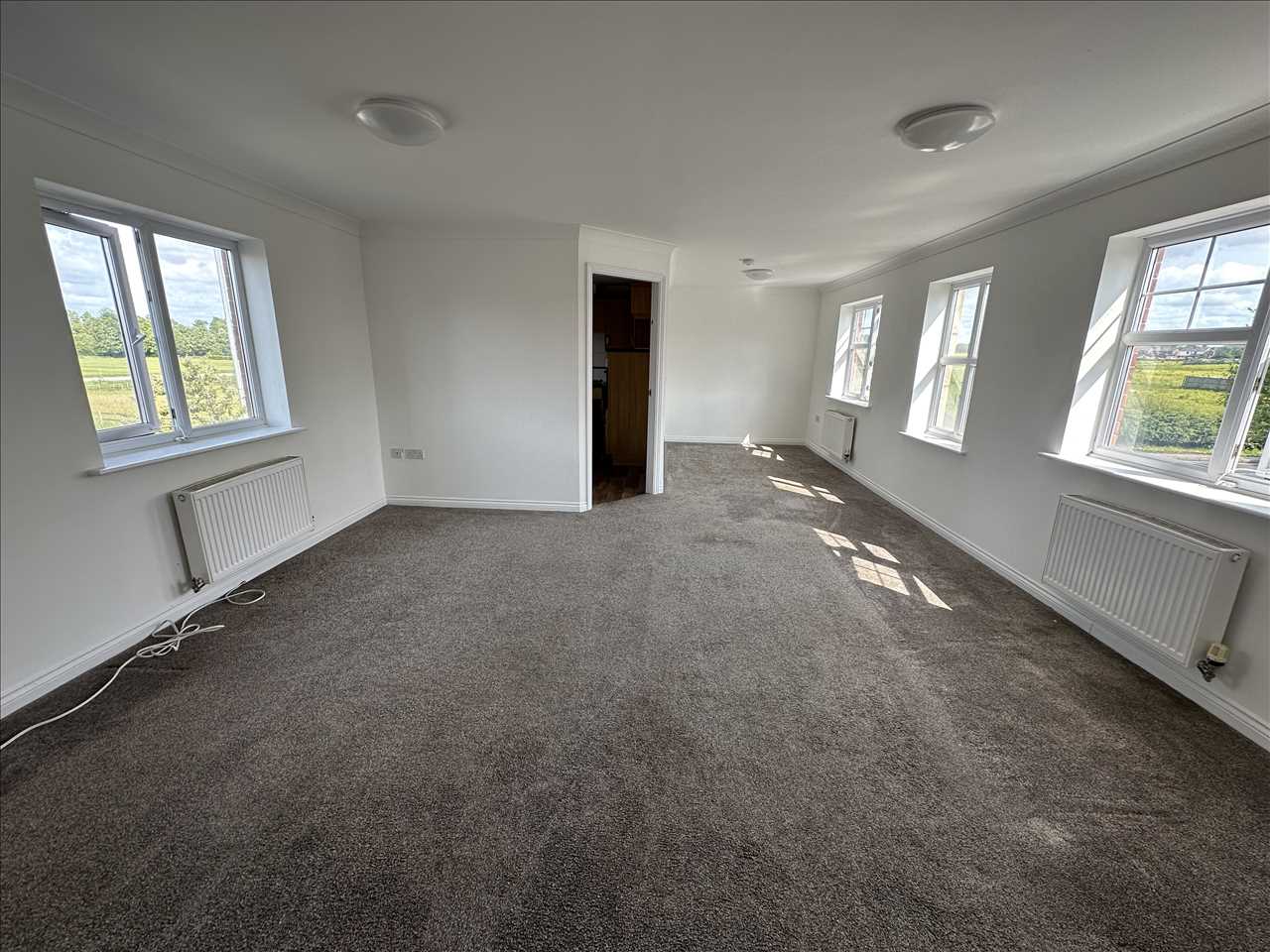 Terraced house to rent in Coppice Close  - Property Image 5