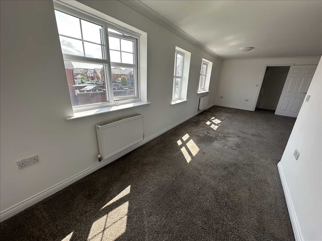 Terraced house to rent in Coppice Close  - Property Image 6