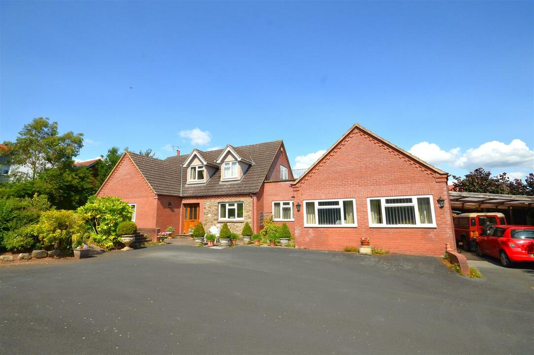 4 bed detached bungalow for sale in Swainshill, Hereford  - Property Image 1