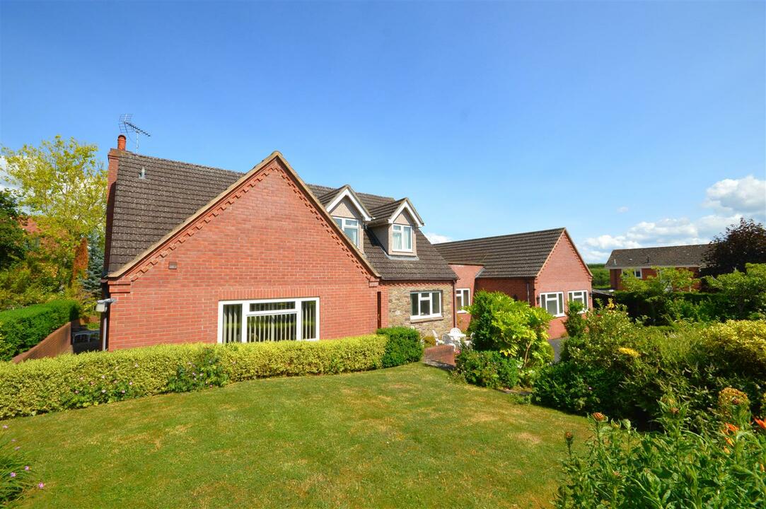 4 bed detached bungalow for sale in Swainshill, Hereford  - Property Image 11