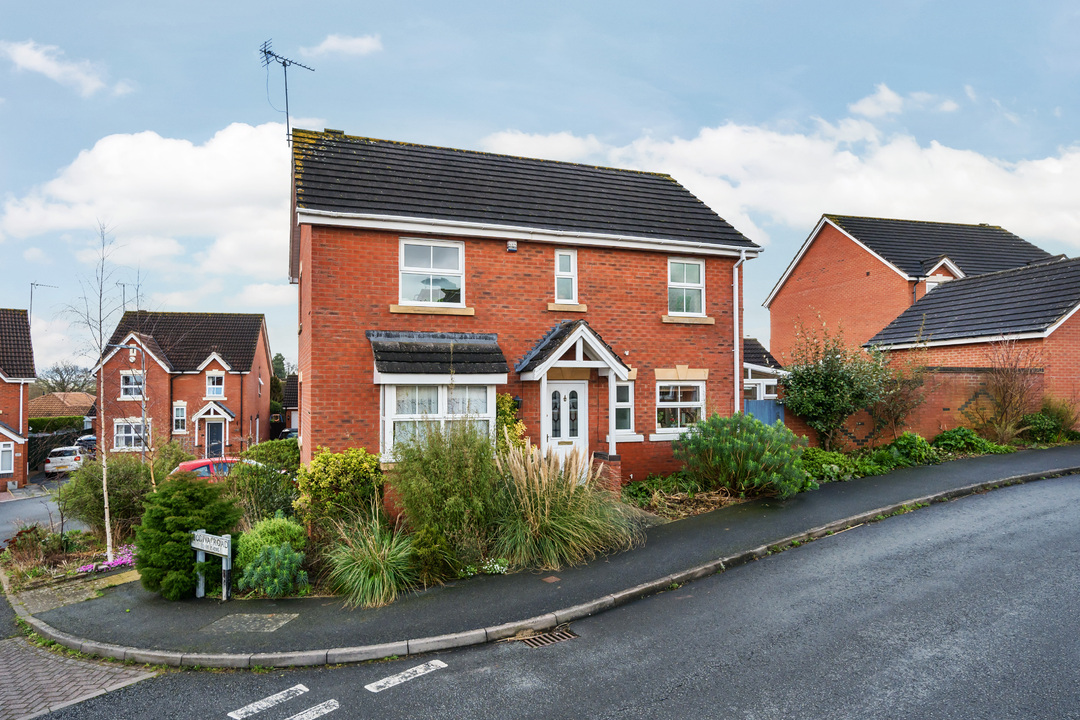 3 bed detached house for sale in Godiva Road, Leominster  - Property Image 1