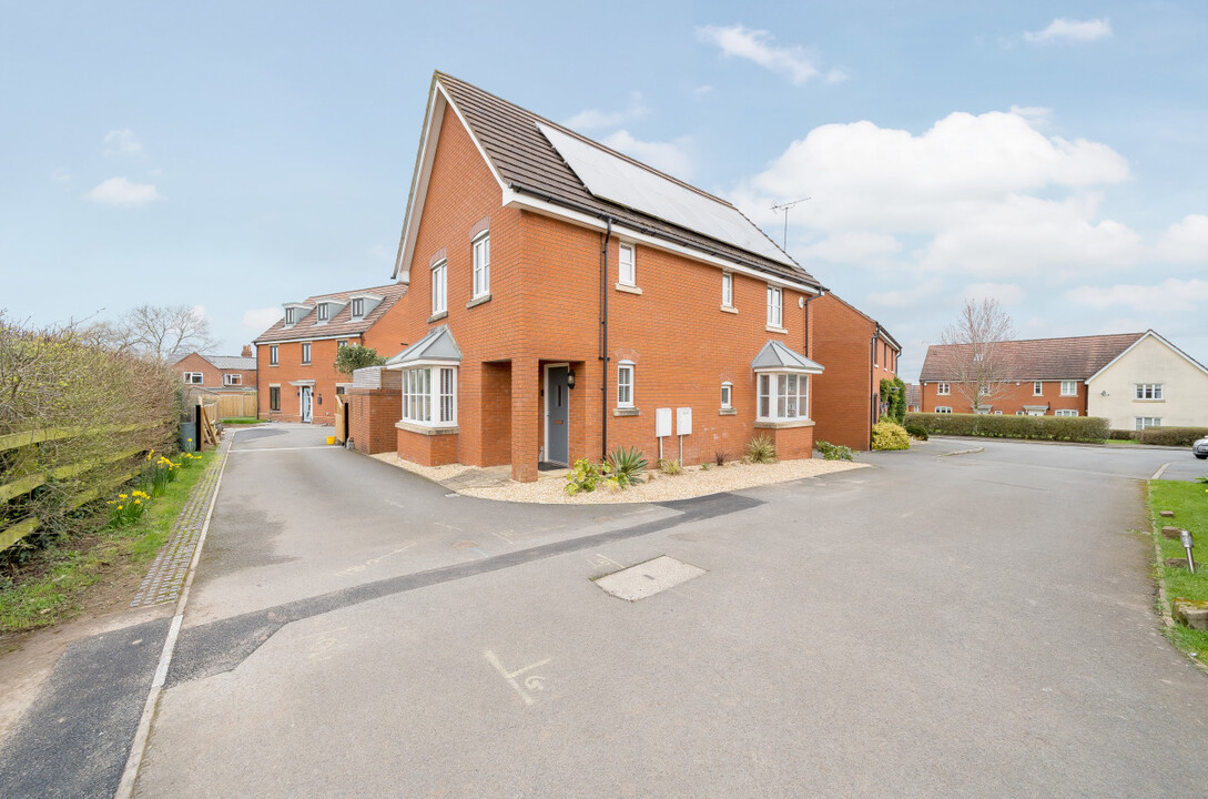 4 bed detached house for sale in Thoresby Drive, Hereford  - Property Image 1