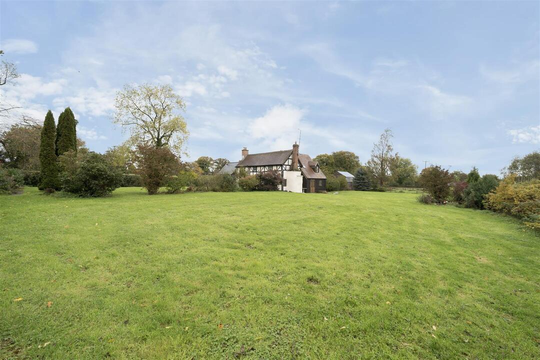 3 bed detached house for sale in The Leys, Leominster  - Property Image 16