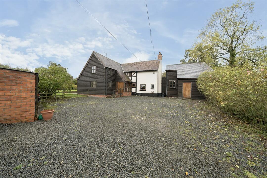 3 bed detached house for sale in The Leys, Leominster  - Property Image 21