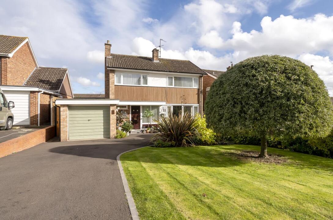 4 bed detached house for sale in Elgar Avenue, Hereford - Property Image 1