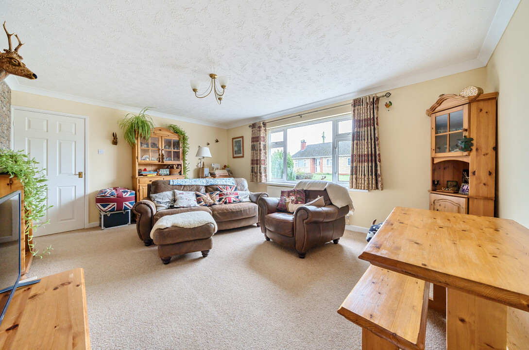 3 bed detached bungalow for sale in Orchard Close, Hereford  - Property Image 6