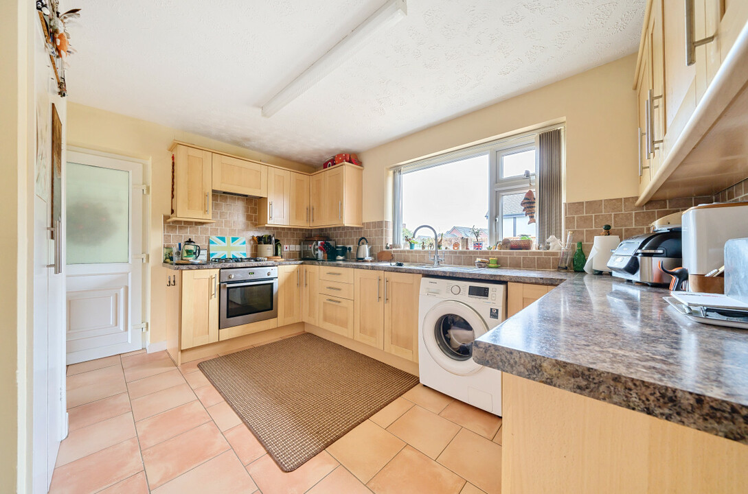 3 bed detached bungalow for sale in Orchard Close, Hereford  - Property Image 3