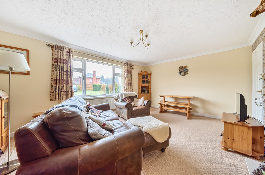 3 bed detached bungalow for sale in Orchard Close, Hereford  - Property Image 11