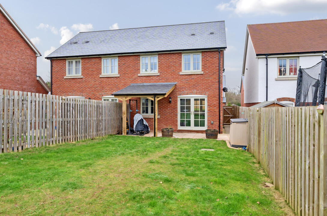 3 bed semi-detached house for sale in Quarry Field, Hereford  - Property Image 11