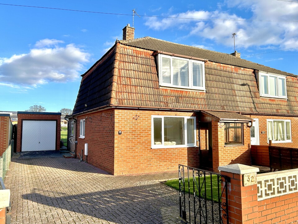 3 bed semi-detached house for sale in Stanberrow Road, Hereford  - Property Image 1