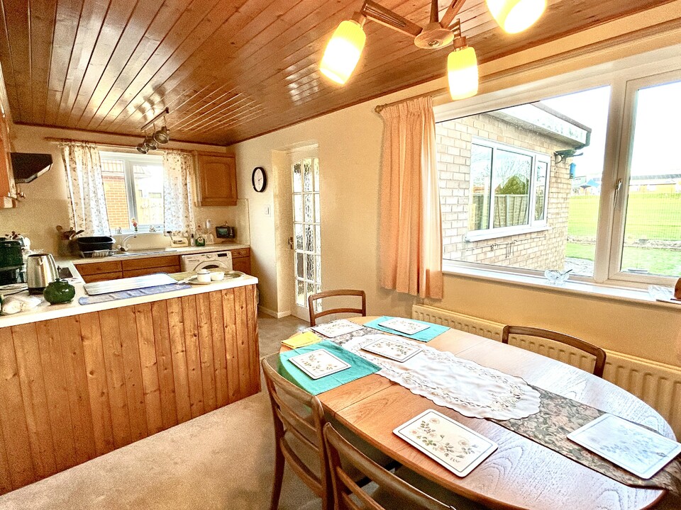 3 bed semi-detached house for sale in Stanberrow Road, Hereford  - Property Image 3