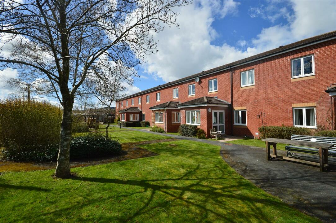 1 bed apartment for sale in Victoria Road, Kington  - Property Image 10