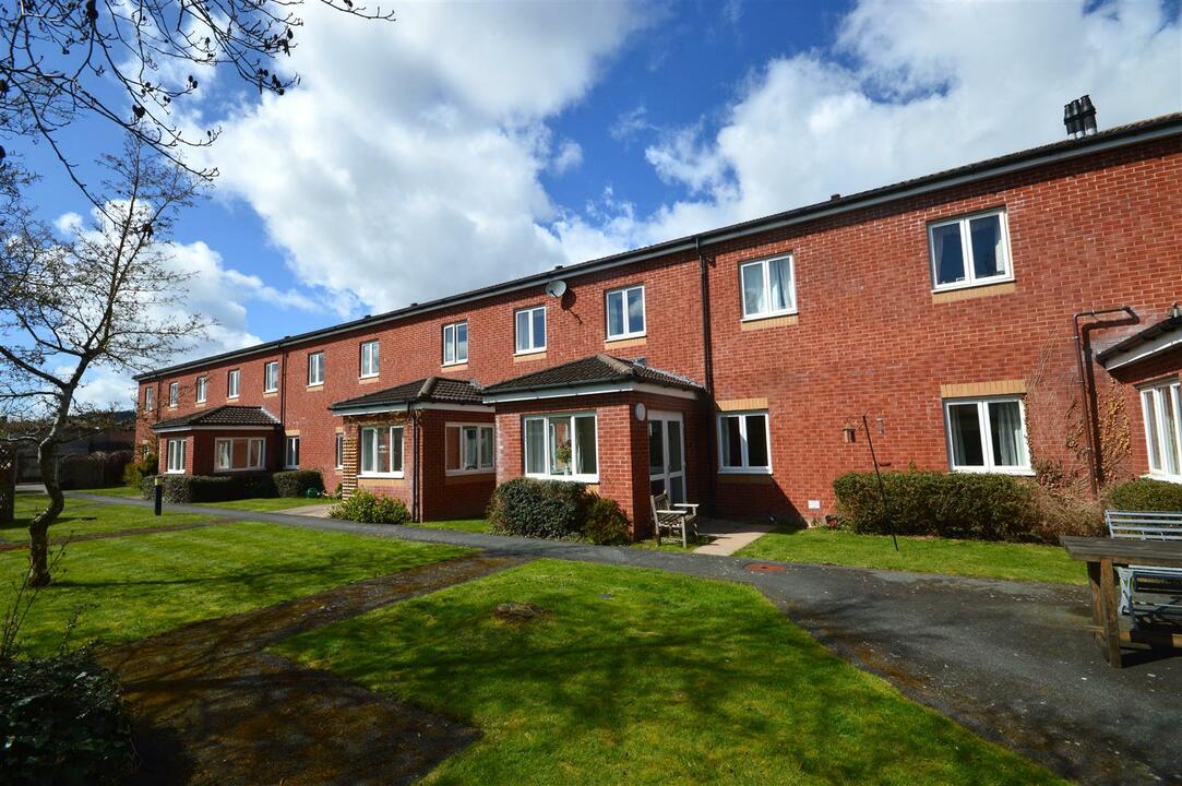 1 bed apartment for sale in Victoria Road, Kington  - Property Image 1
